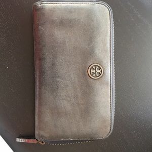 Charcoal wallet
